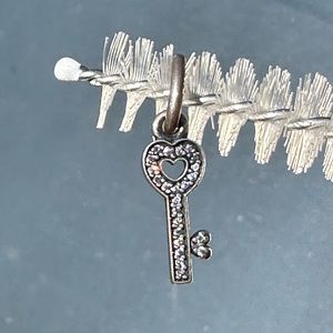 PANDORA RHINESTONES KEY